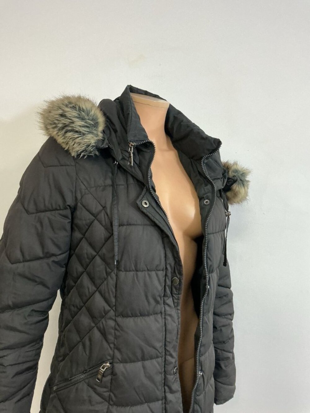 Laundry by Shelli Segal Puffer Coat Faux Fur Hood Long Winter Jacket Medium - Picture 2 of 7